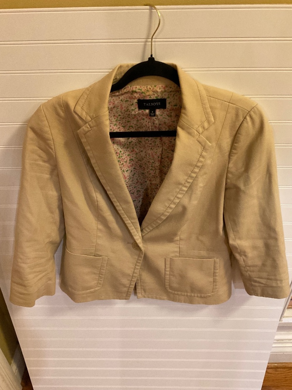 Talbots Women’s Beige One Button Blazer Floral Lining Size: 8. Pre Owned